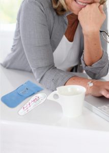 צנתר (קטטר) על שולחן