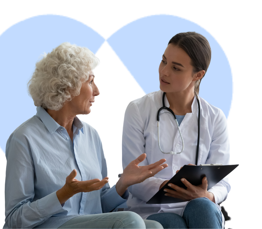 אחות/רופאהמדברת עם מטופלת